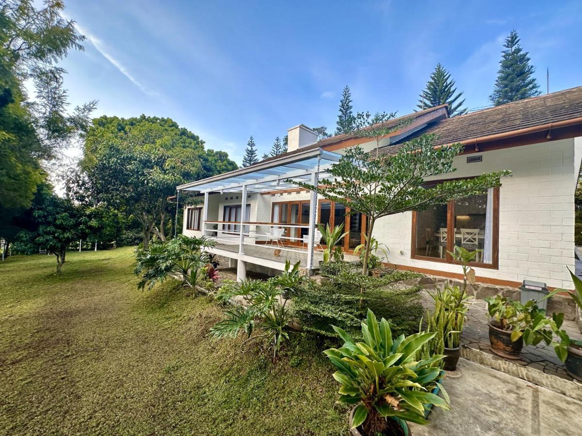 Villa Putih Le Cordon Bandung Exteriér fotografie